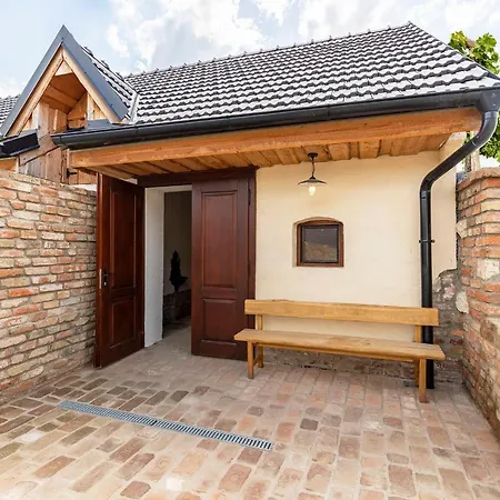 Apartment Cyklopenzion U Capu Jevisovka