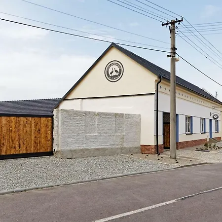 Apartmán Cyklopenzion U čápů Jevisovka