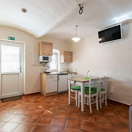 Cyklopenzion U Capu * Jevisovka